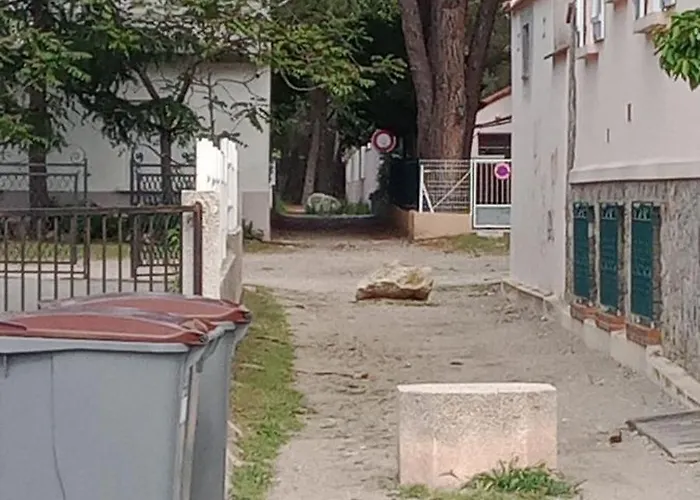 T1 Meuble 300 M - 20 M Des Commerces * Argelès-sur-Mer